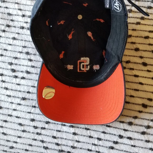 MLB Padres Hat - Picture 3 of 4